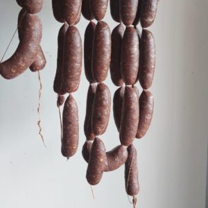 Vendita online salumi maremma: salsiccia stagionata di suino brado artigianale
