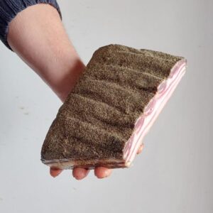 Vendita online salumi maremma: pancetta stesa stagionata di suino brado artigianale